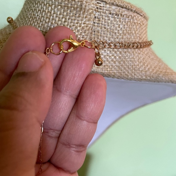 Elegant Gold Lions Pendant Necklace with Greek Key Pattern - Picture 7 of 7